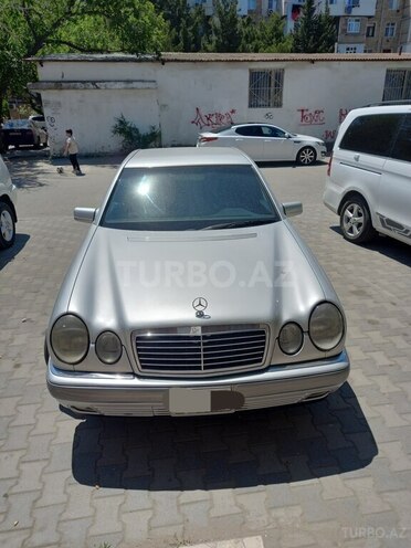 Mercedes E 240 1998, 186,000 km - 2.4 l - Bakı