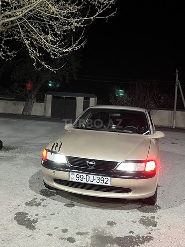 Opel Vectra 1998, 198,000 km - 2.0 l - Qəbələ