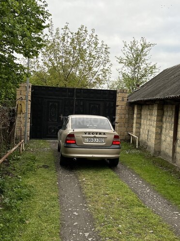 Opel Vectra 1998, 198,000 km - 2.0 l - Qəbələ