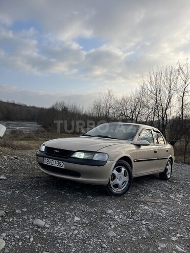 Opel Vectra 1998, 198,000 km - 2.0 l - Qəbələ