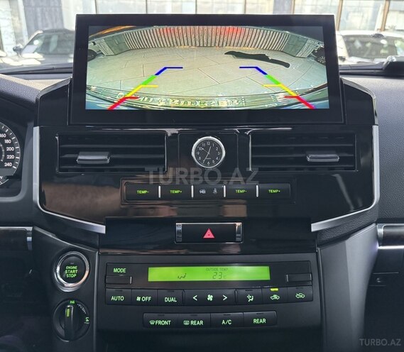 Toyota Land Cruiser-16