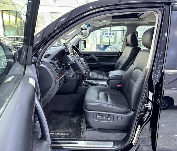 Toyota Land Cruiser-11