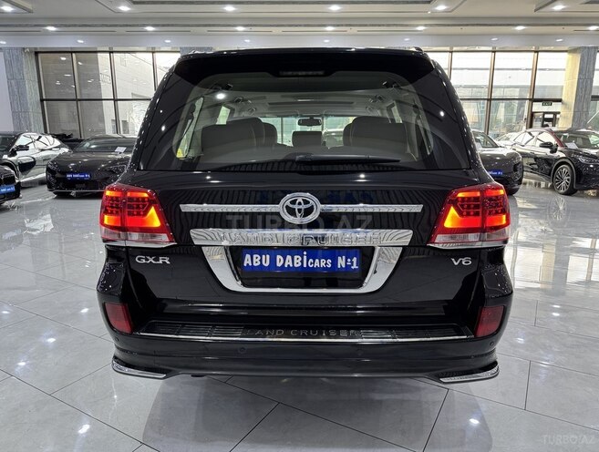 Toyota Land Cruiser-7