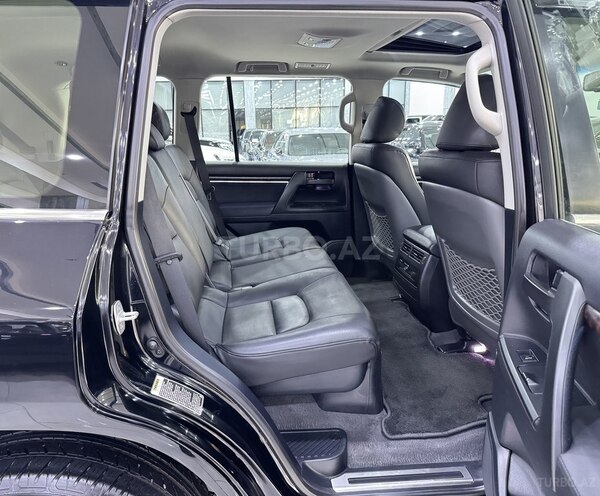 Toyota Land Cruiser-13
