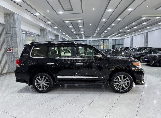 Toyota Land Cruiser-4