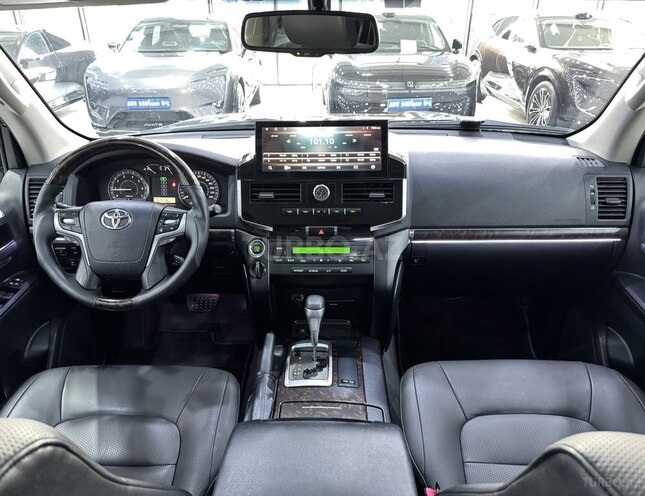 Toyota Land Cruiser-8