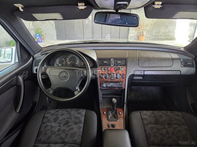 Mercedes C 240 1997, 331,000 km - 2.4 l - Şəki