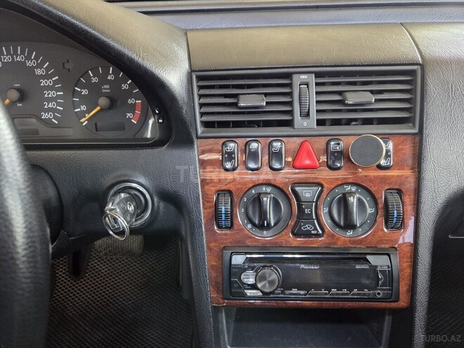 Mercedes C 240 1997, 331,000 km - 2.4 l - Şəki