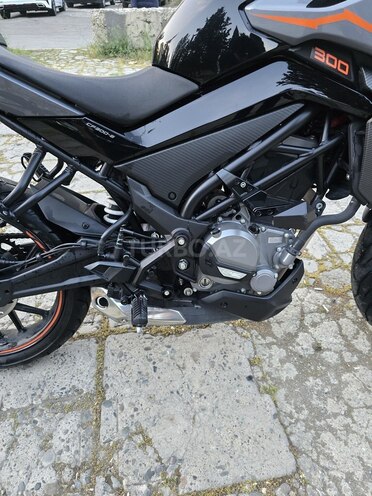 CFMOTO 300 NK-6
