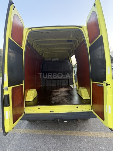 Ford Transit-14