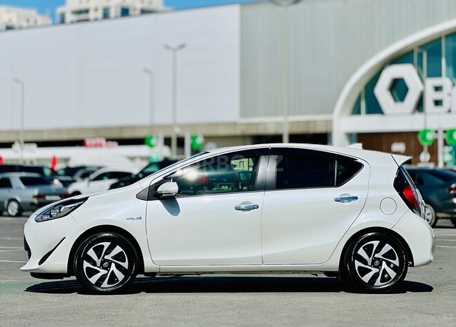 Toyota Aqua 2019, 24,383 km - 1.5 л - Bakı