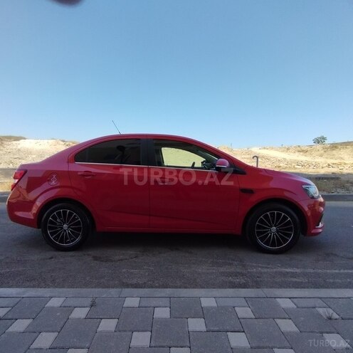 Chevrolet Aveo-10