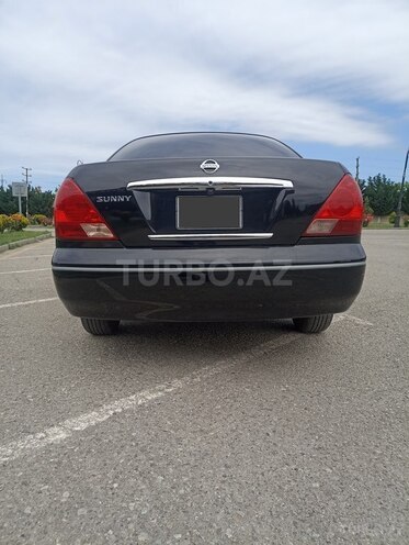 Nissan Sunny-7