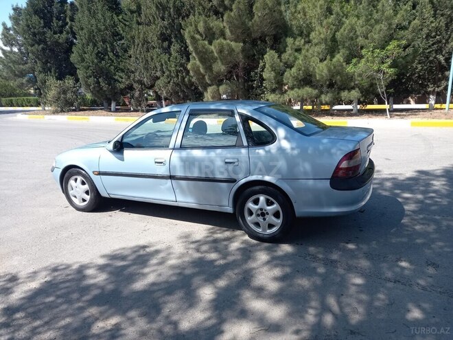 Opel Vectra 1996, 290,000 km - 1.6 l - Bakı