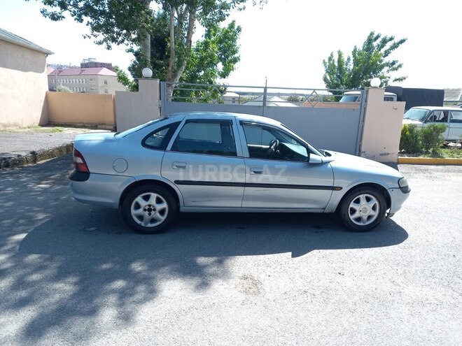 Opel Vectra 1996, 290,000 km - 1.6 l - Bakı