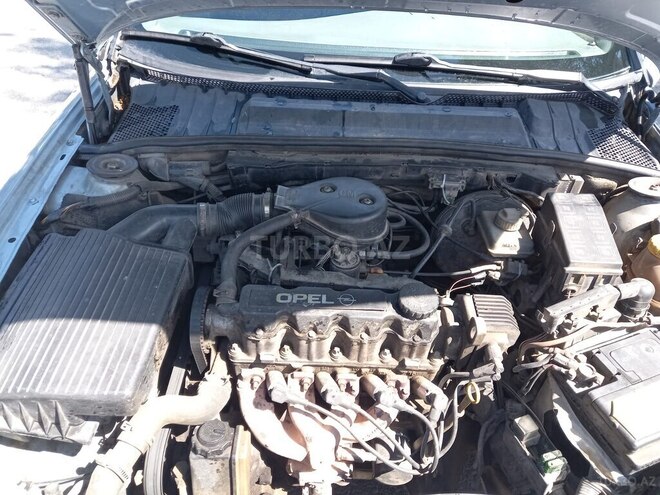 Opel Vectra 1996, 290,000 km - 1.6 l - Bakı