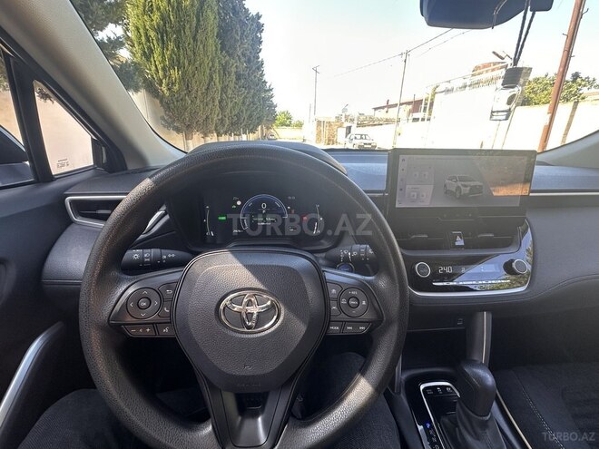 Toyota Corolla Cross 2023, 30,000 km - 2.0 l - Bakı