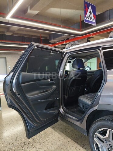 Hyundai Santa Fe-13