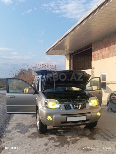 Nissan X-Trail 2005, 213,516 km - 2.5 л - Salyan