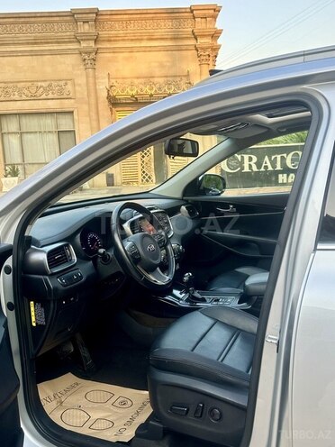 Kia Sorento-8