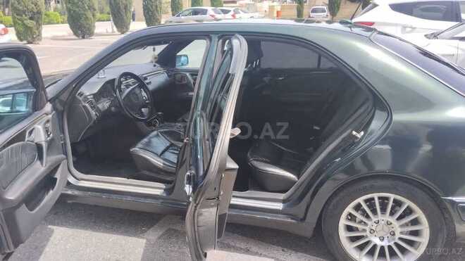 Mercedes E 240 1997, 300,000 km - 2.4 l - Bakı