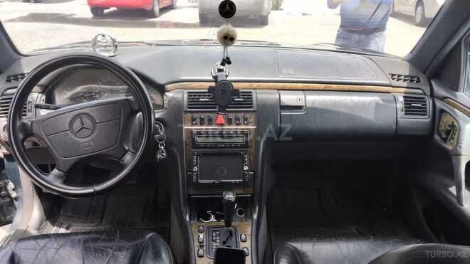 Mercedes E 240 1997, 300,000 km - 2.4 l - Bakı
