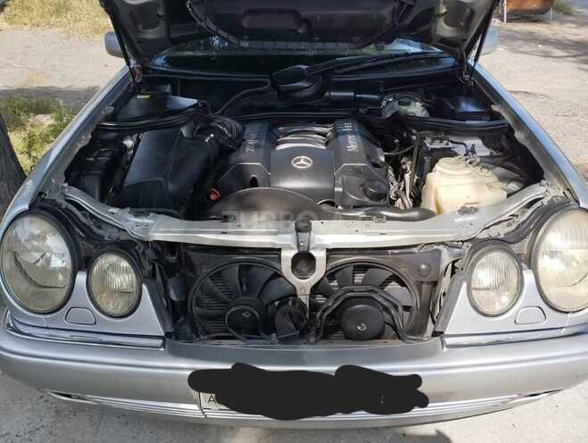 Mercedes E 280 1998, 286,527 km - 2.8 l - Mingəçevir