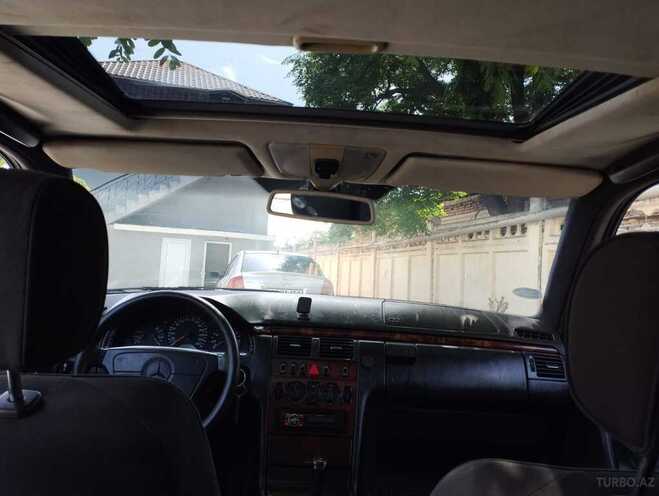 Mercedes E 280 1998, 286,527 km - 2.8 l - Mingəçevir