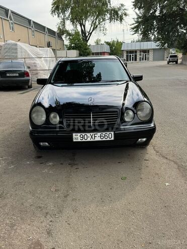 Mercedes E 240 1998, 215,436 km - 2.4 l - Qazax