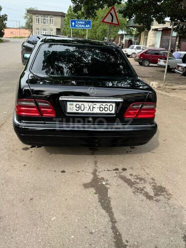 Mercedes E 240 1998, 215,436 km - 2.4 l - Qazax