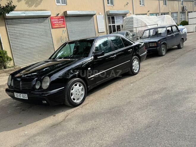 Mercedes E 240 1998, 215,436 km - 2.4 l - Qazax