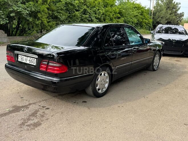 Mercedes E 240 1998, 215,436 km - 2.4 l - Qazax