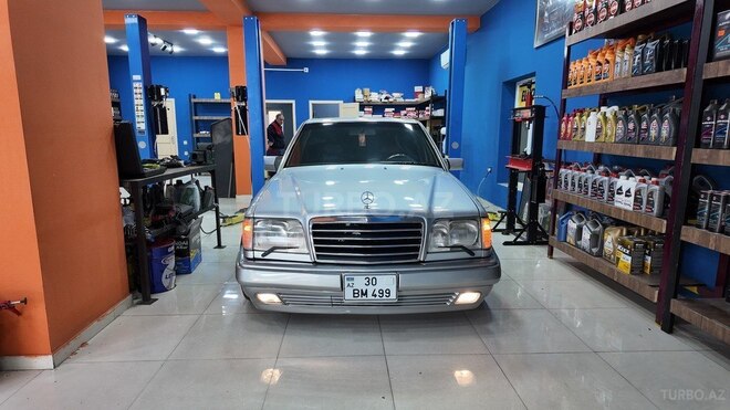 Mercedes E 220 1993, 446,258 km - 2.2 l - Bakı