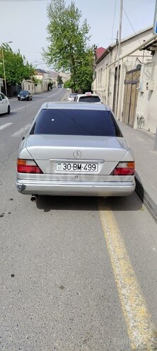 Mercedes E 220 1993, 446,258 km - 2.2 l - Bakı