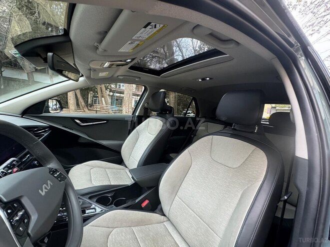 Kia Niro 2023, 10,800 km - 1.6 л - Bakı