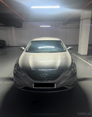 Hyundai Sonata-1