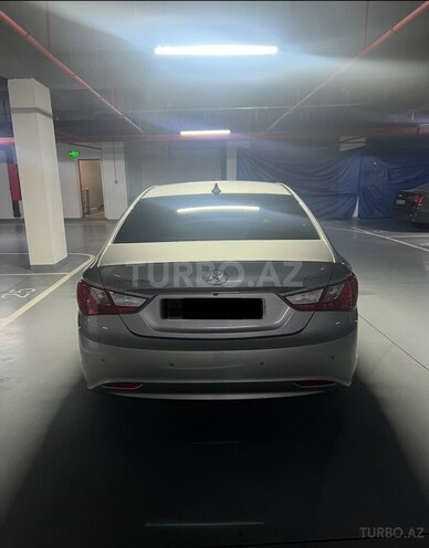 Hyundai Sonata-2