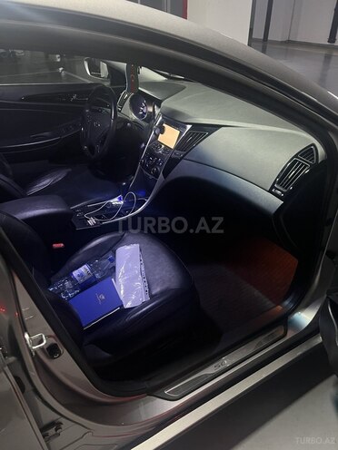 Hyundai Sonata-5