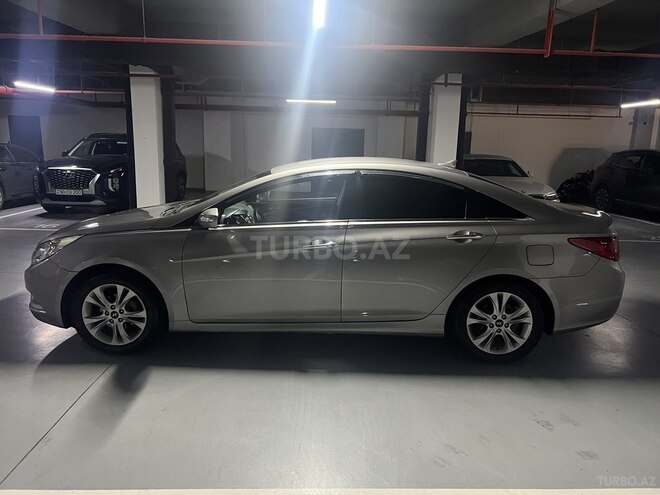 Hyundai Sonata-4