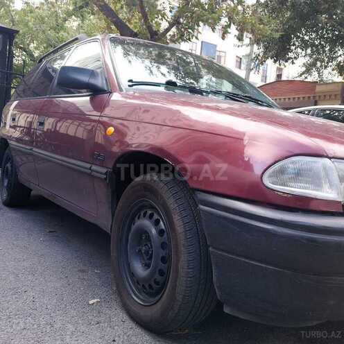 Opel Astra 1994, 250,000 km - 1.6 l - Bakı