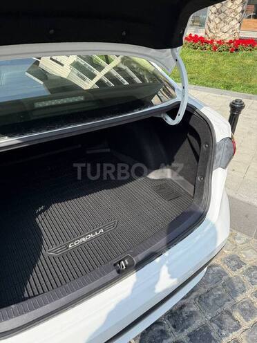 Toyota Corolla 2019, 130,000 km - 1.8 l - Bakı