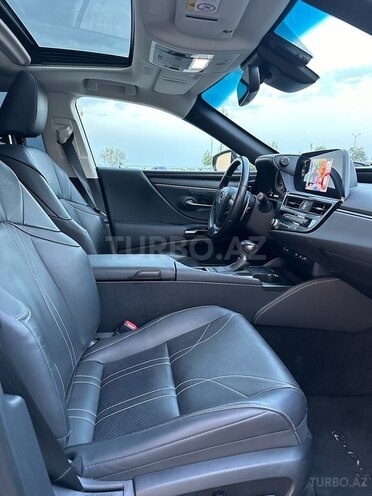 Lexus ES 300h 2022, 54,000 km - 2.5 л - Sumqayıt