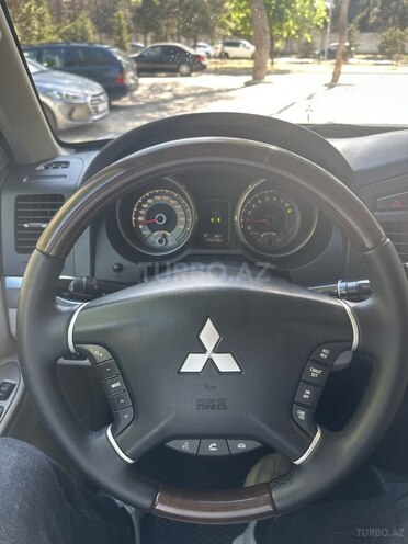 Mitsubishi Pajero 2011, 142,000 km - 3.5 л - Bakı