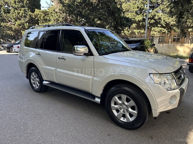 Mitsubishi Pajero 2011, 142,000 km - 3.5 л - Bakı