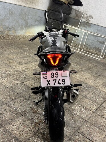 CFMOTO 300 SR-S-5