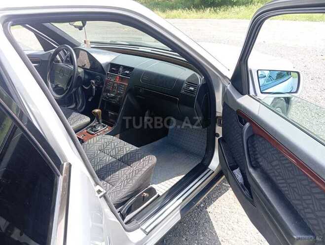 Mercedes C 200 1996, 180,000 km - 2.0 l - Qax