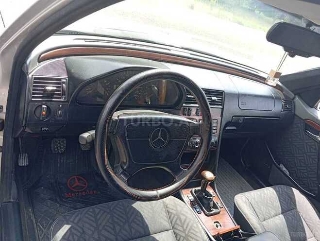 Mercedes C 200 1996, 180,000 km - 2.0 l - Qax