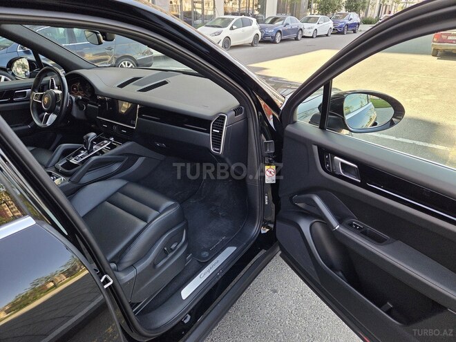 Porsche Cayenne 2021, 28,000 km - 3.0 l - Bakı