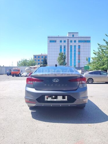 Hyundai Elantra 2019, 119,600 km - 2.0 l - Bakı