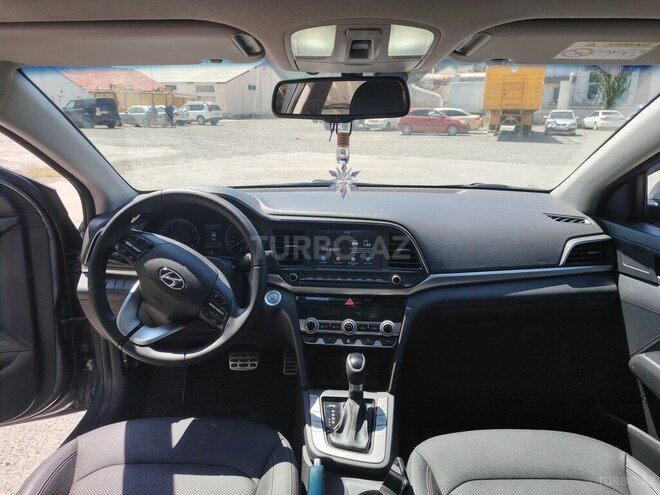Hyundai Elantra 2019, 119,600 km - 2.0 l - Bakı
